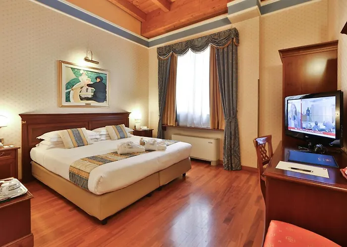 فندق Western Classic 4*