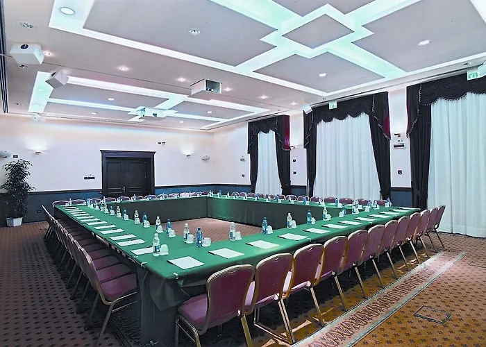 فندق Western Classic 4*