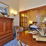 Ξενοδοχείο Western Classic 4*