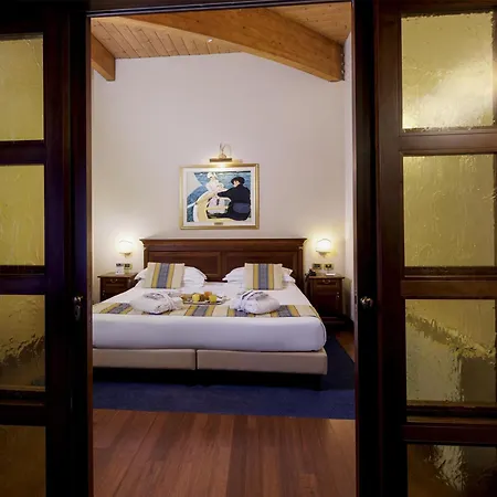Western Classic Hotel 4*