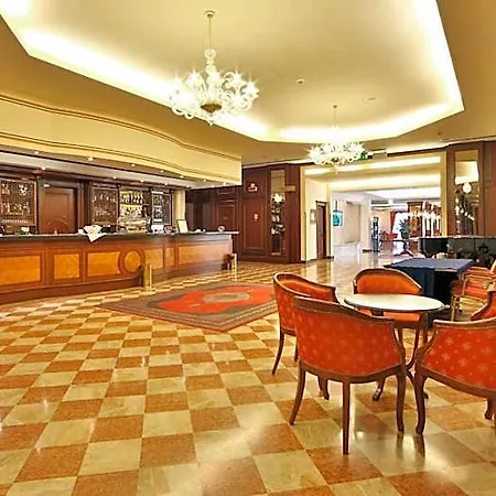 Ξενοδοχείο Western Classic 4*