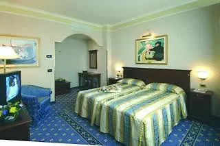 Отель Western Classic 4*