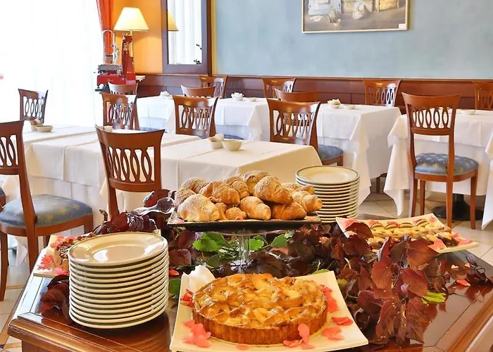 Western Classic Hotel 4*