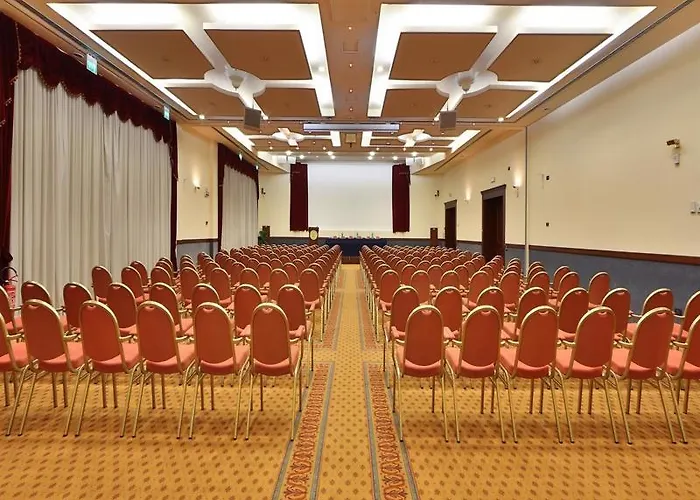 Western Classic Hotel 4*